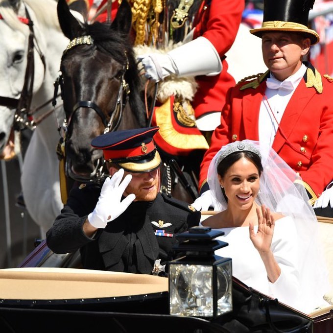 15 Potret prosesi pernikahan Pangeran Harry-Meghan, romantis abis