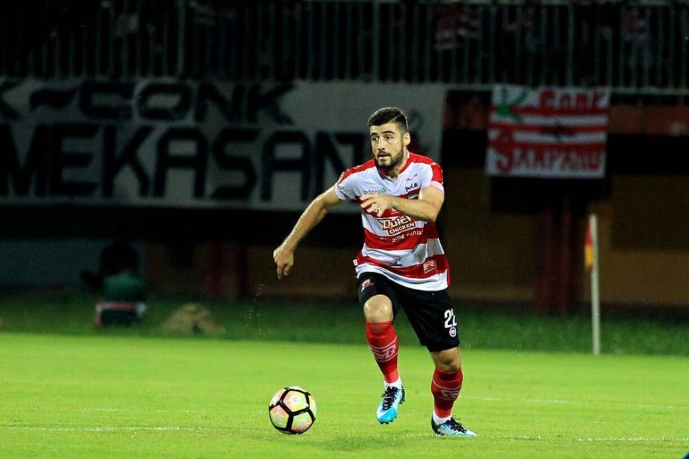 4 Pemain asing Liga 1 yang baru sekali jalankan Ramadan di Indonesia