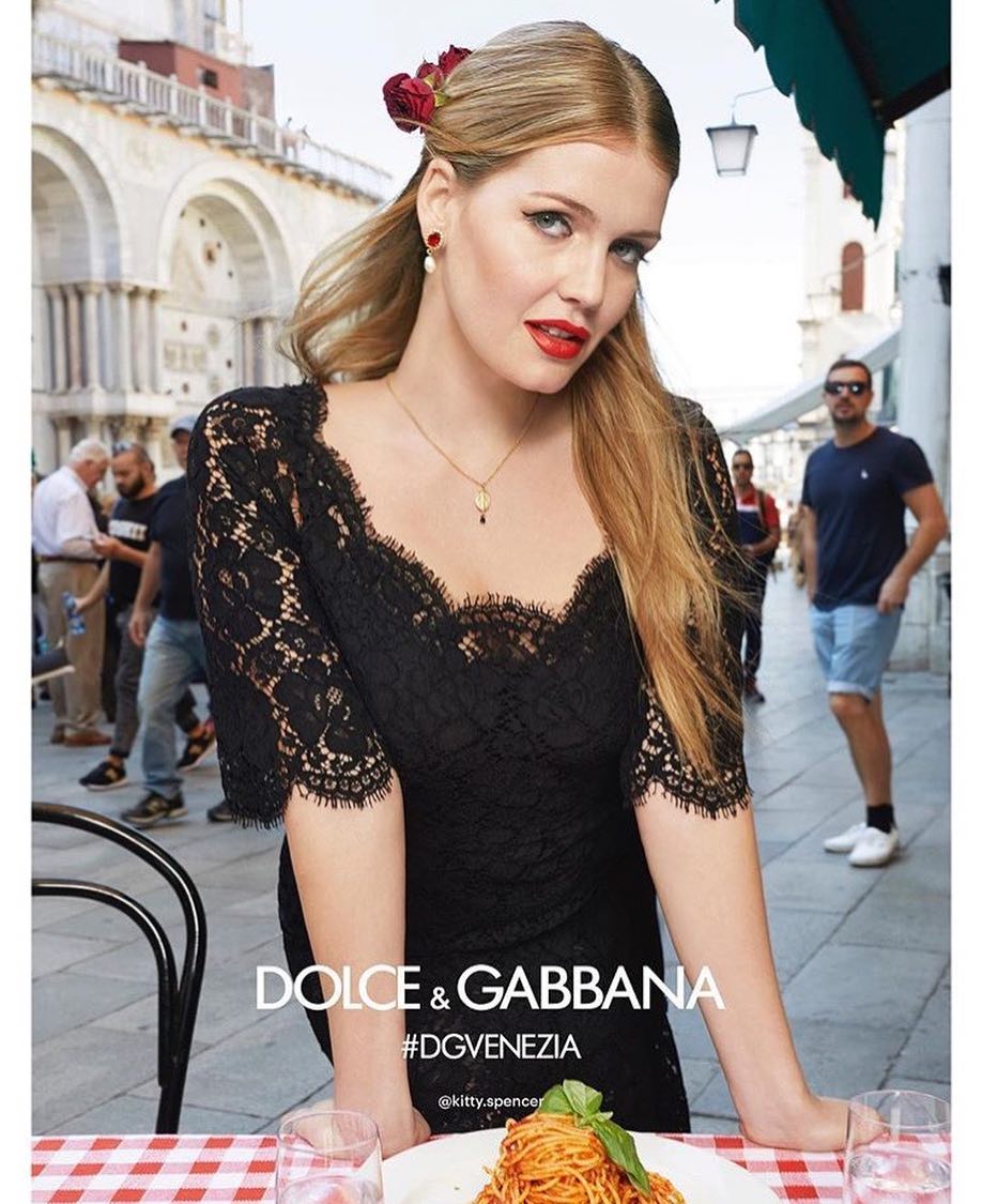 8 Pesona Kitty Spencer, sepupu Pangeran Harry yang curi perhatian