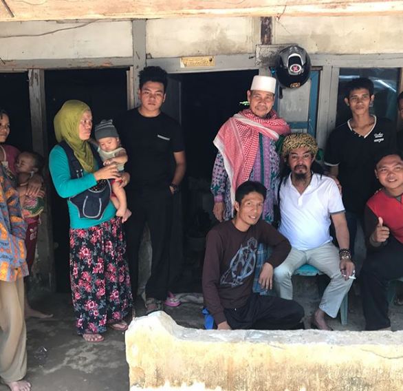 10 Penampilan Limbad kenakan baju muslim, jauh dari kesan garang