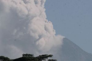 Begini penampakan abu vulkanik Merapi jika dilihat pakai mikroskop