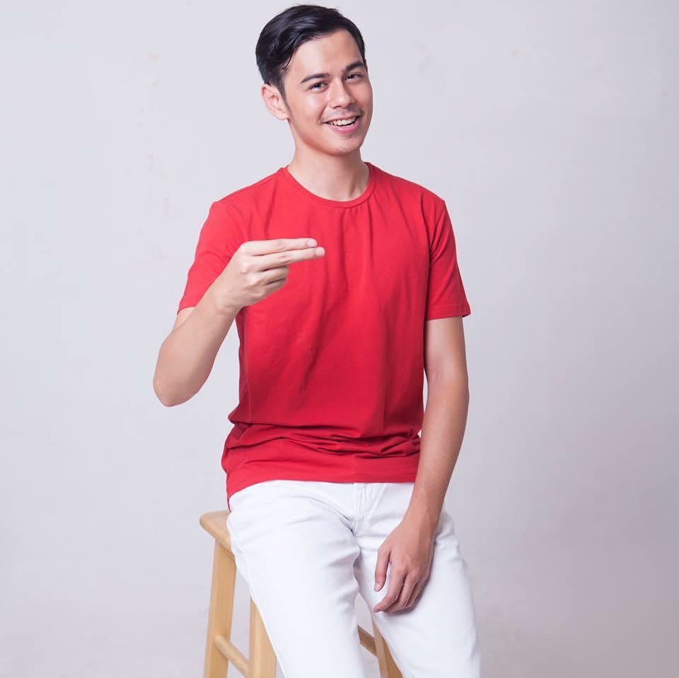 10 Gaya keren Surya Sahetapy putra Dewi Yull, ganteng abis