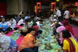 4 Bentuk toleransi umat beragama di momen Ramadan ini indah banget