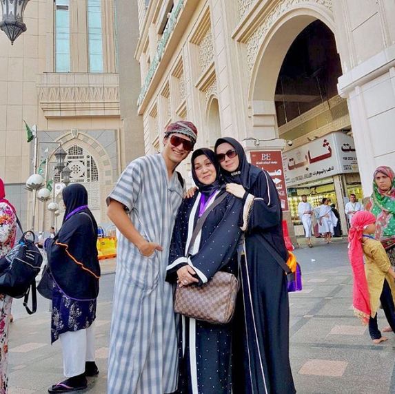 Idola tahun 90-an, ini 8 beda gaya Sahrul Gunawan dan Indra Bruggman