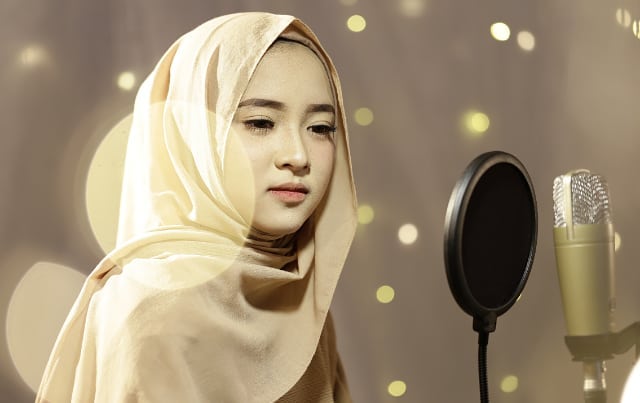 Selain Nissa Sabyan, 5 penyanyi salawat ini cantiknya menawan hati