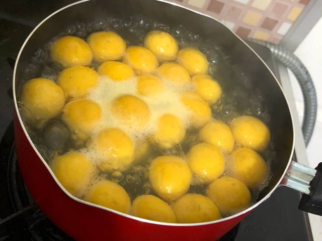 Jadi favorit saat bulan puasa, ini resep mudah bikin kolak biji salak