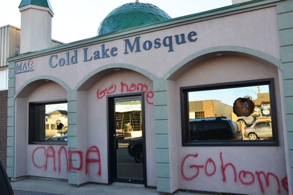 10 Potret vandalisme di masjid ini bikin ngelus dada
