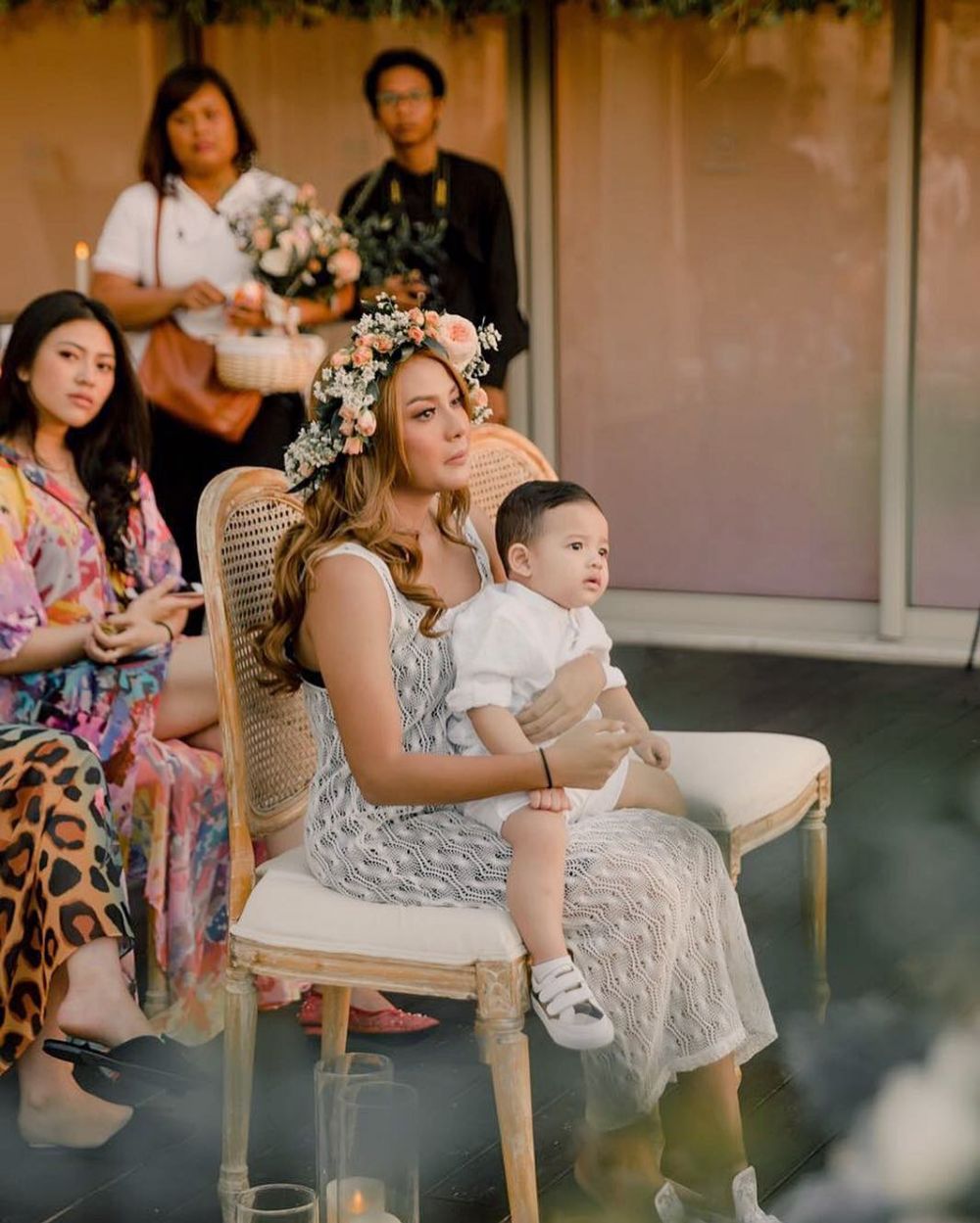 Foto bareng Arsya, Aurel Hermansyah disebut mirip nenek-nenek