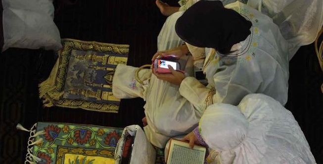 5 Kelakuan orang Indonesia saat tarawih, bikin geleng-geleng kepala