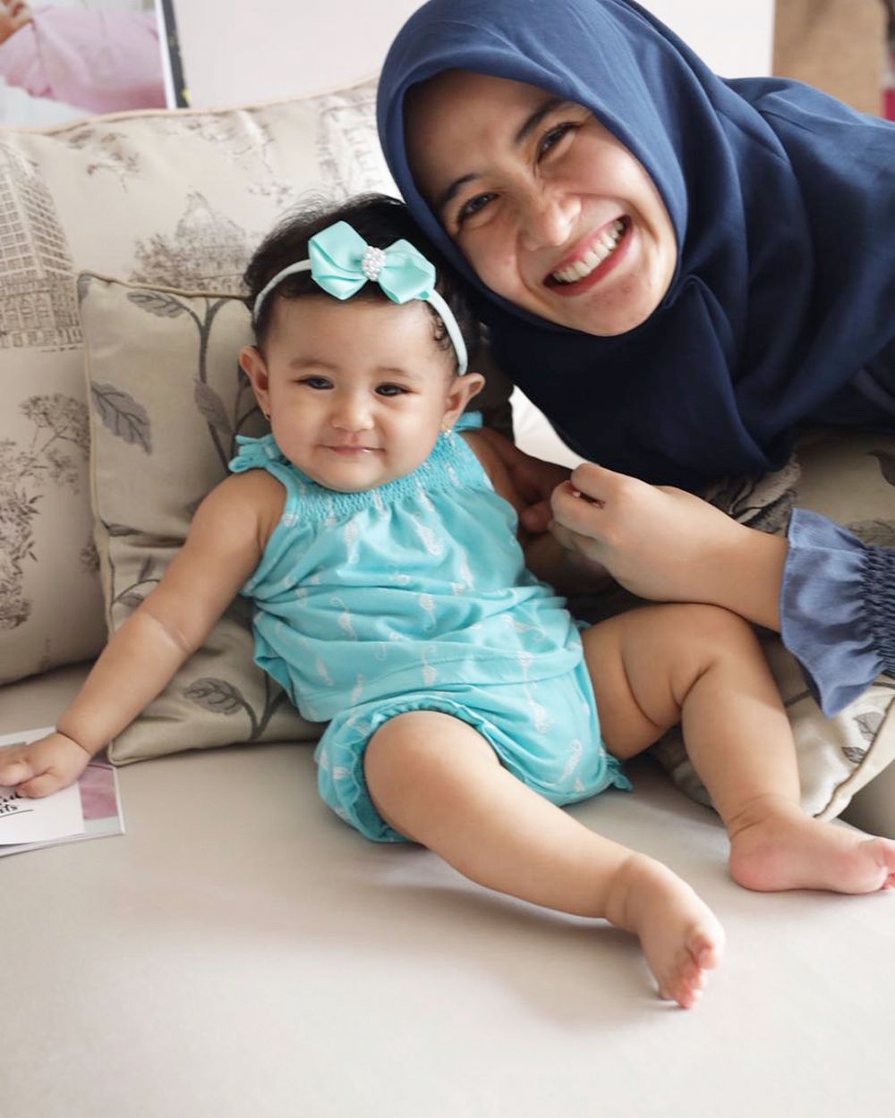 7 Potret Ryana Dea saat kenakan jilbab, didoakan warganet istikamah