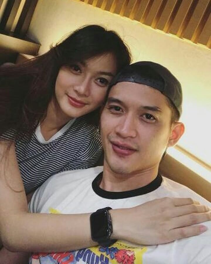 Jarang terekspos, ini 10 kemesraan Rezky Aditya dan kekasih cantiknya