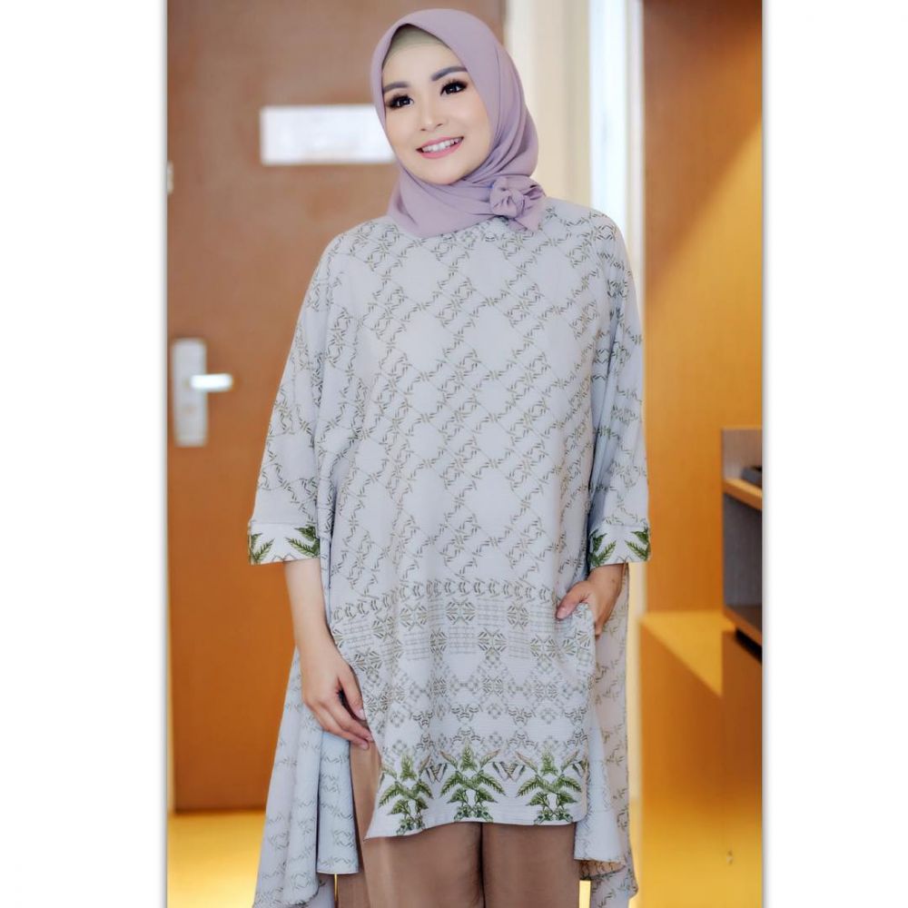 8 Penampilan terbaru Soraya Larasati dalam balutan hijab, makin anggun