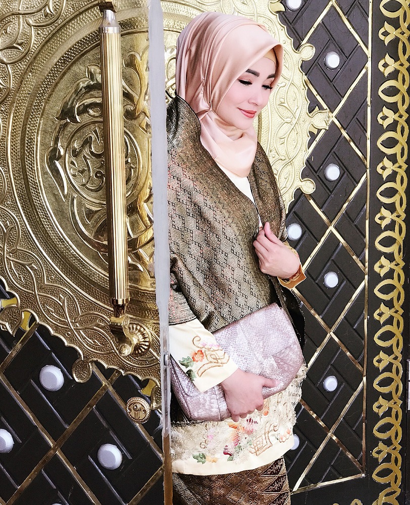 8 Penampilan terbaru Soraya Larasati dalam balutan hijab, makin anggun