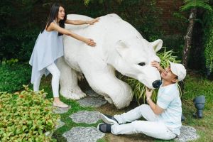 5 Momen kocak Raditya Dika bersama istrinya, nggak ada jaim-jaimnya