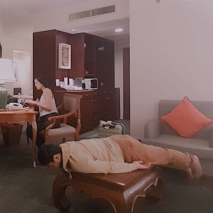 5 Momen kocak Raditya Dika bersama istrinya, nggak ada jaim-jaimnya