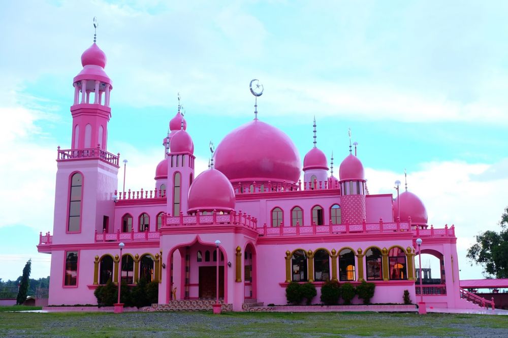 3 Masjid  ini berwarna pink dan paling megah di dunia unik 