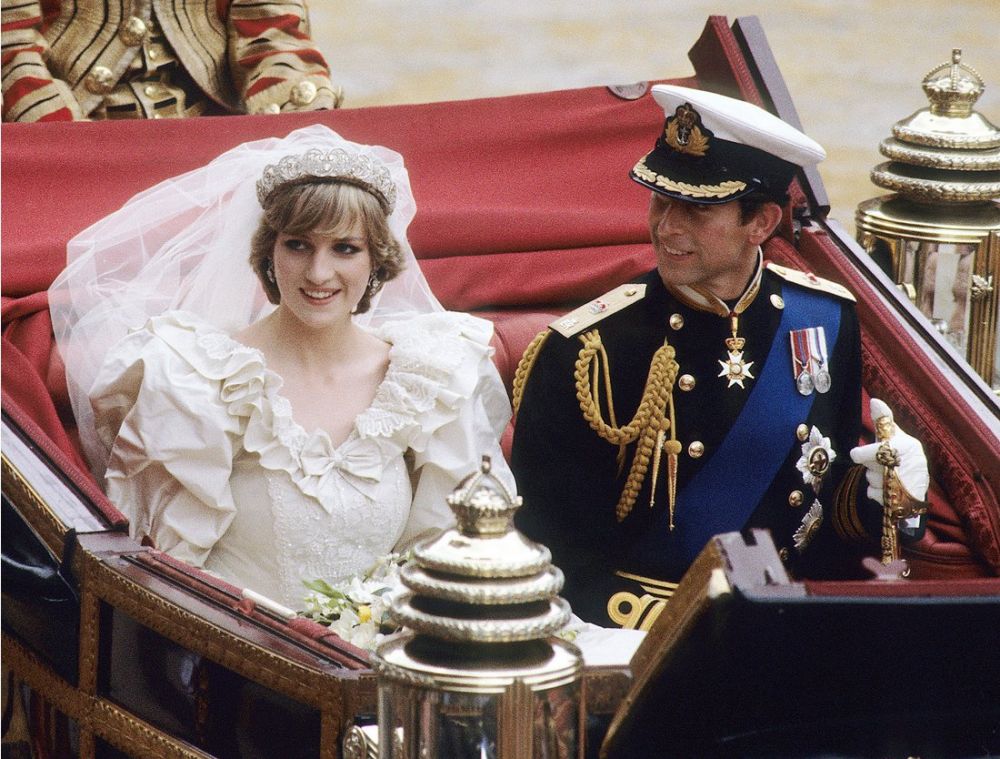 5 Fakta mahkota pengantin wanita kerajaan Inggris, usia ratusan tahun
