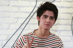 Lama tak terlihat, potret Aliando ini bikin para fans baper