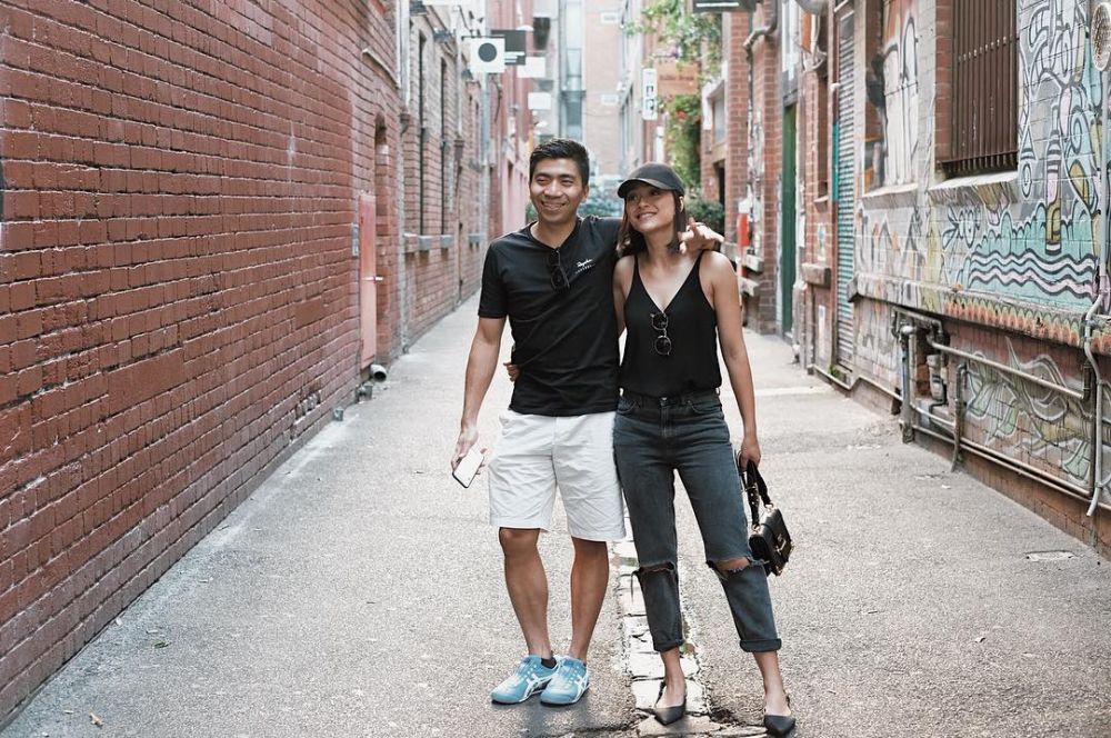 6 Potret kemesraan Lolita Agustine dan pacar yang jarang terekspos 