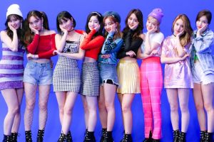 Jadi girlband populer, ini harga 10 outfit Twice saat manggung