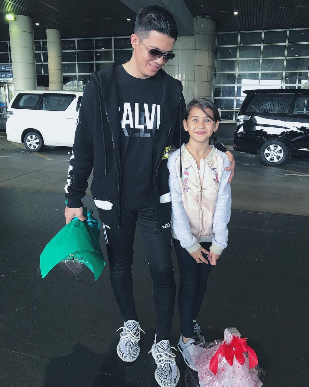 Stylish, ini 9 gaya OOTD ala Irwansyah yang cocok untuk berbagai acara