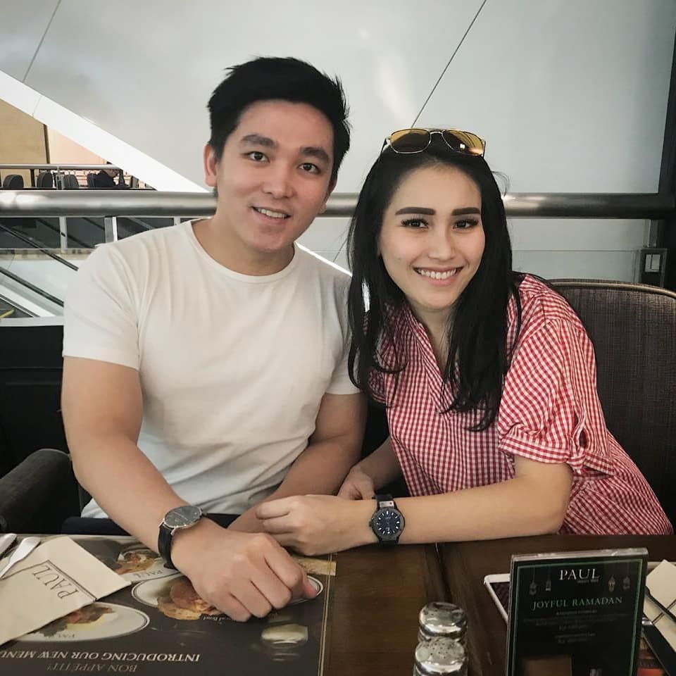 10 Karisma dokter Ervan, cowok yang dinner bareng Ayu Ting Ting