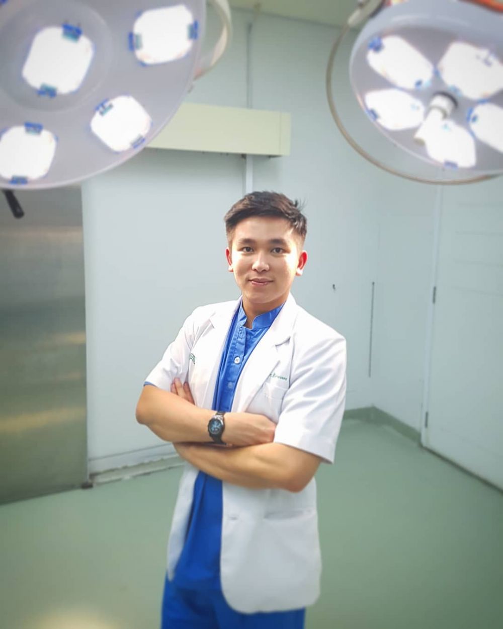10 Karisma dokter Ervan, cowok yang dinner bareng Ayu Ting Ting