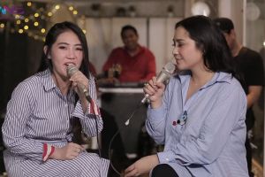 Duet Nagita Slavina & Via Vallen nyanyikan lagu Sayang, panen pujian