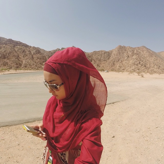 8 Potret memesona Kevin Liliana saat berhijab, langsung bikin pangling