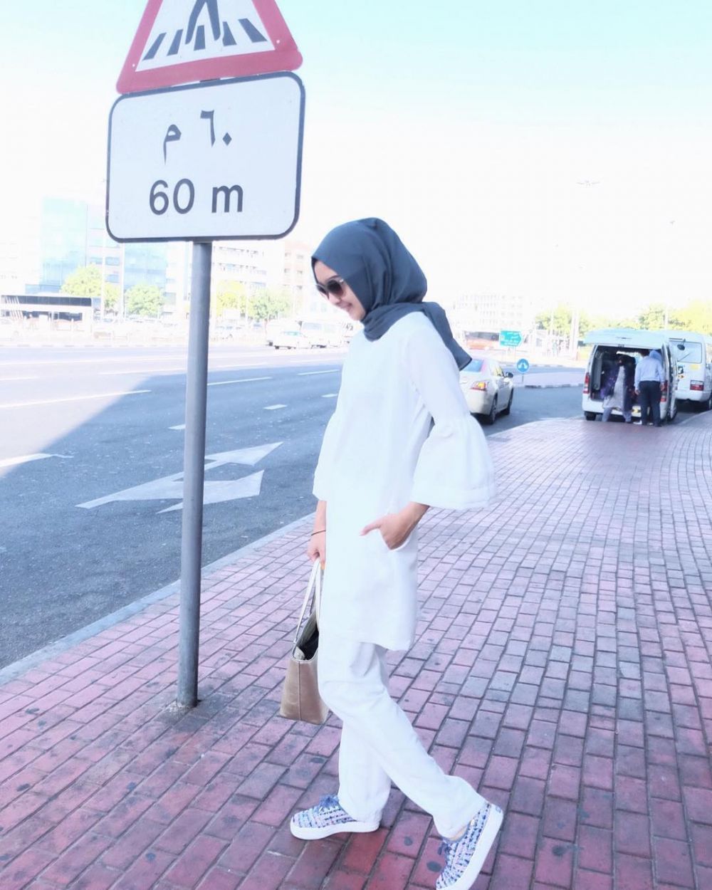 8 Potret memesona Kevin Liliana saat berhijab, langsung bikin pangling