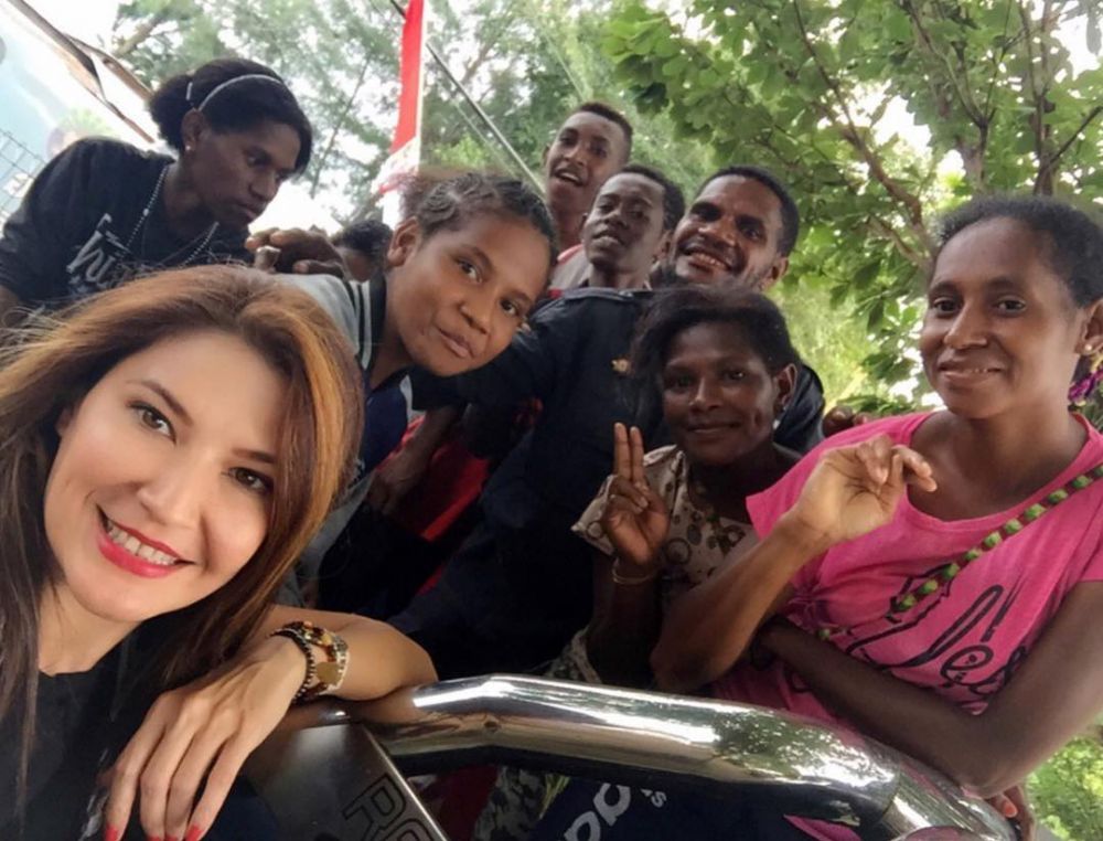 10 Bukti Tamara Bleszynski tak cuma cantik memesona tapi berhati mulia