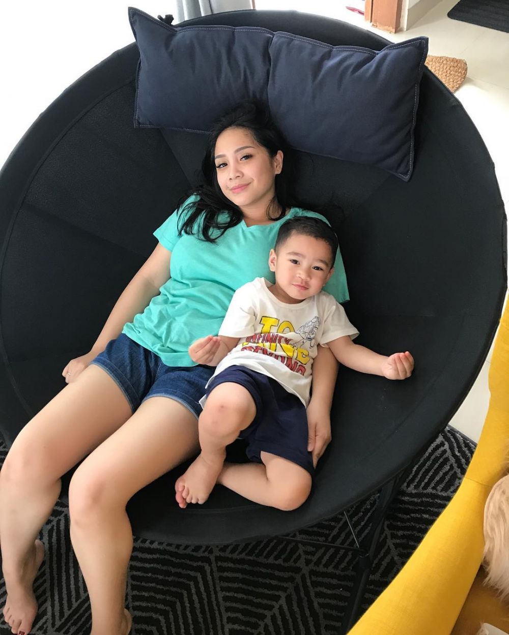 Adu cantik 15 seleb 'mahmud abas' Tanah Air, siapa paling memesona?