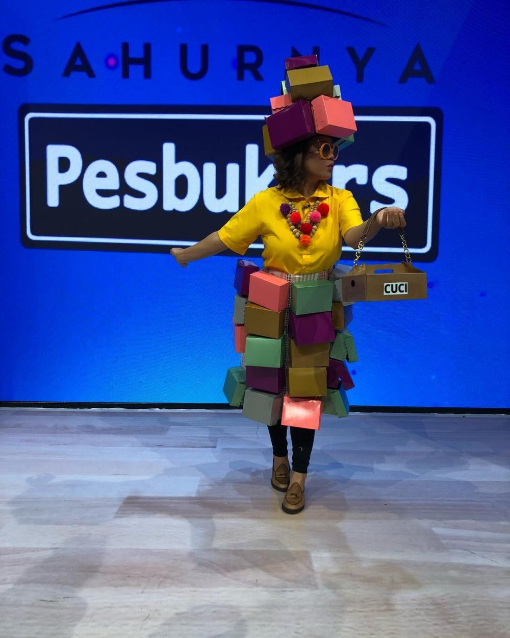 10 Potret Okky Lukman kenakan kostum unik, kreatif & penuh totalitas