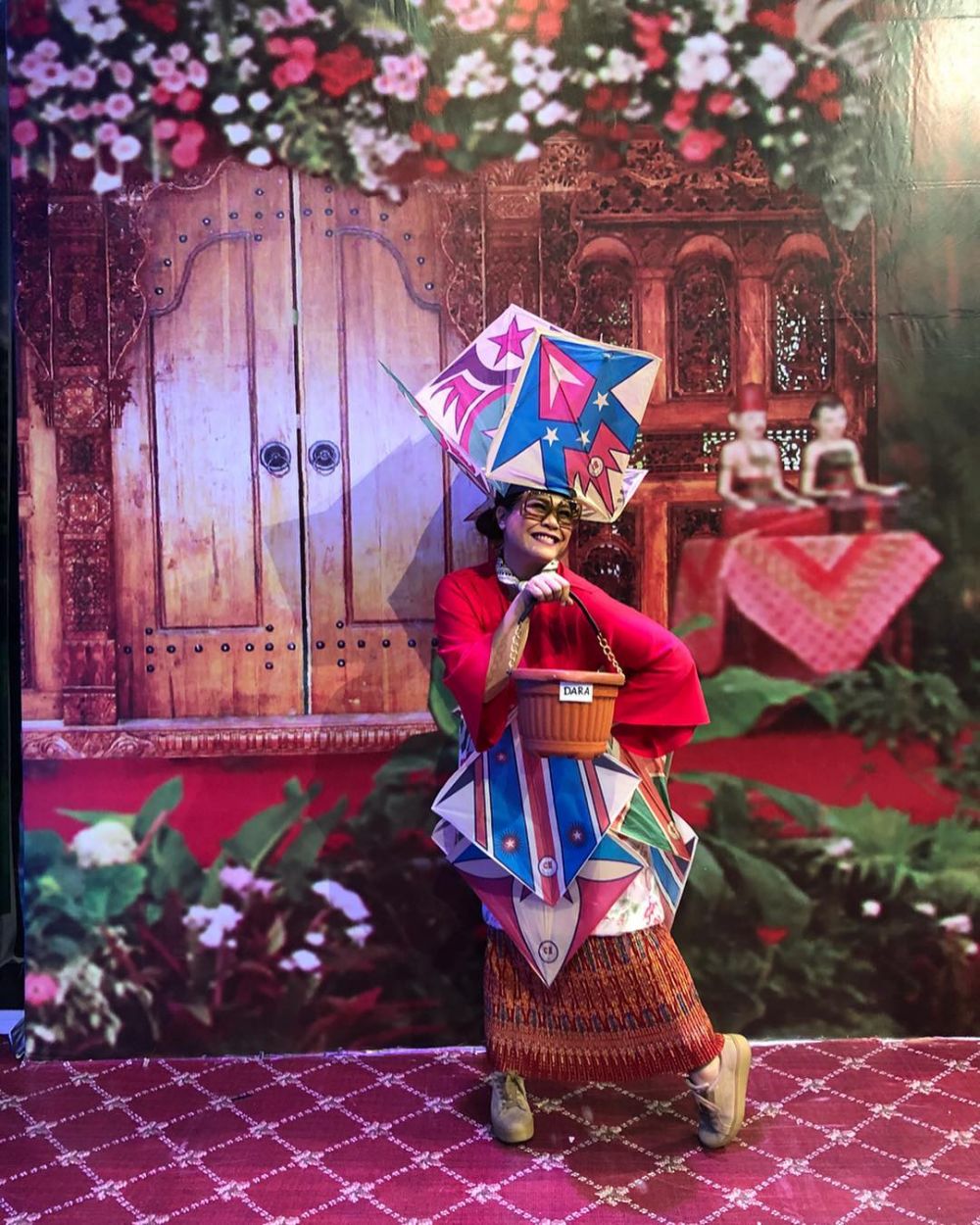 10 Potret Okky Lukman kenakan kostum unik, kreatif & penuh totalitas