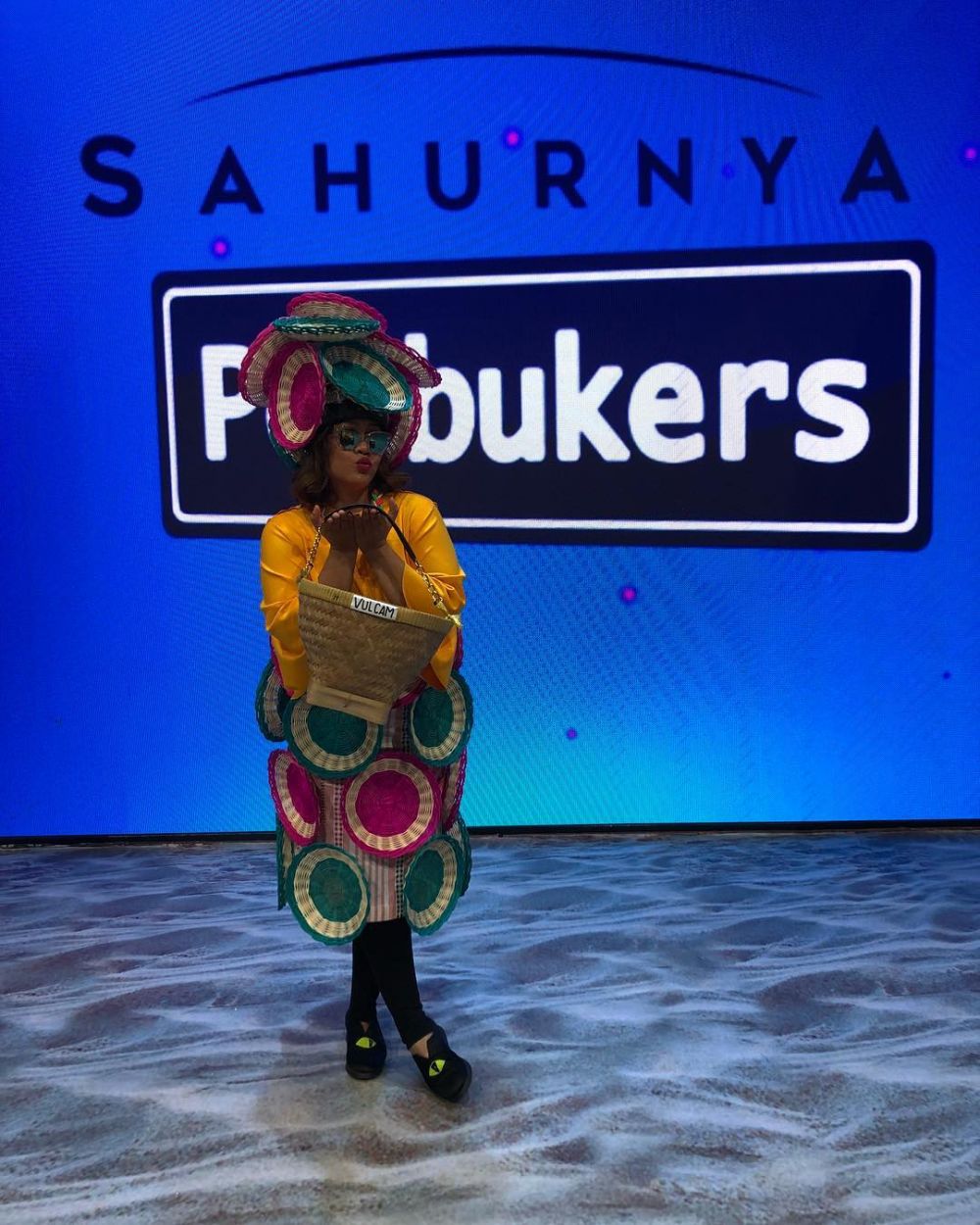 10 Potret Okky Lukman kenakan kostum unik, kreatif & penuh totalitas