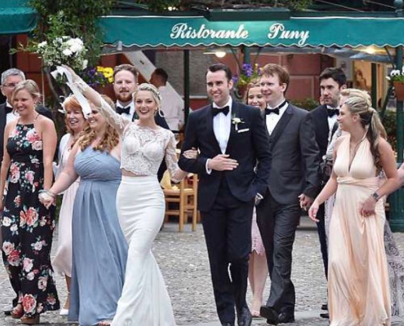 Si Neville Longbottom di Harry Potter menikah, ini 7 foto romantisnya