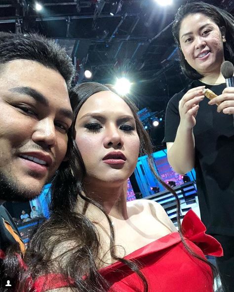 Pakai wig dan gaun bak princess, Evelyn disebut mirip Ayu Ting Ting