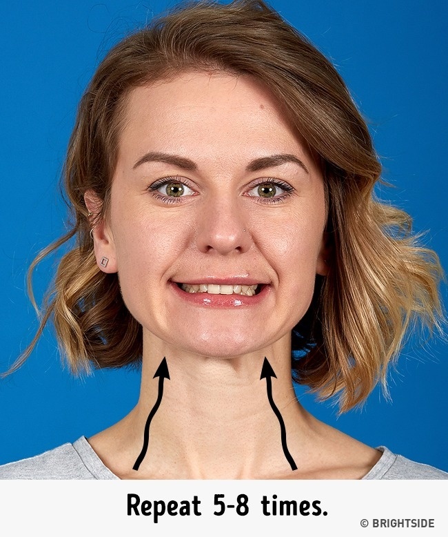 Ladies, 7 gerakan senam wajah ini dijamin bikin lipatan dagu hilang