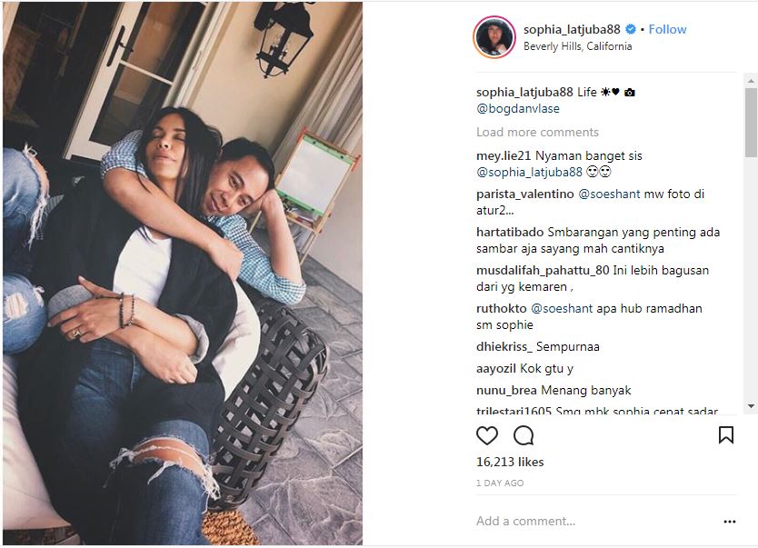 Sophia Latjuba pamer foto mesra bareng cowok ganteng, kekasih baru?