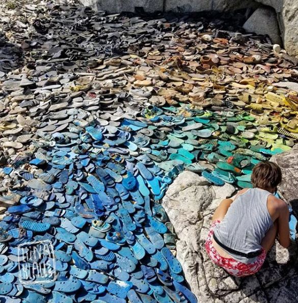 Awalnya sampah, 5000 sandal bekas di Bali ini disulap menjadi indah
