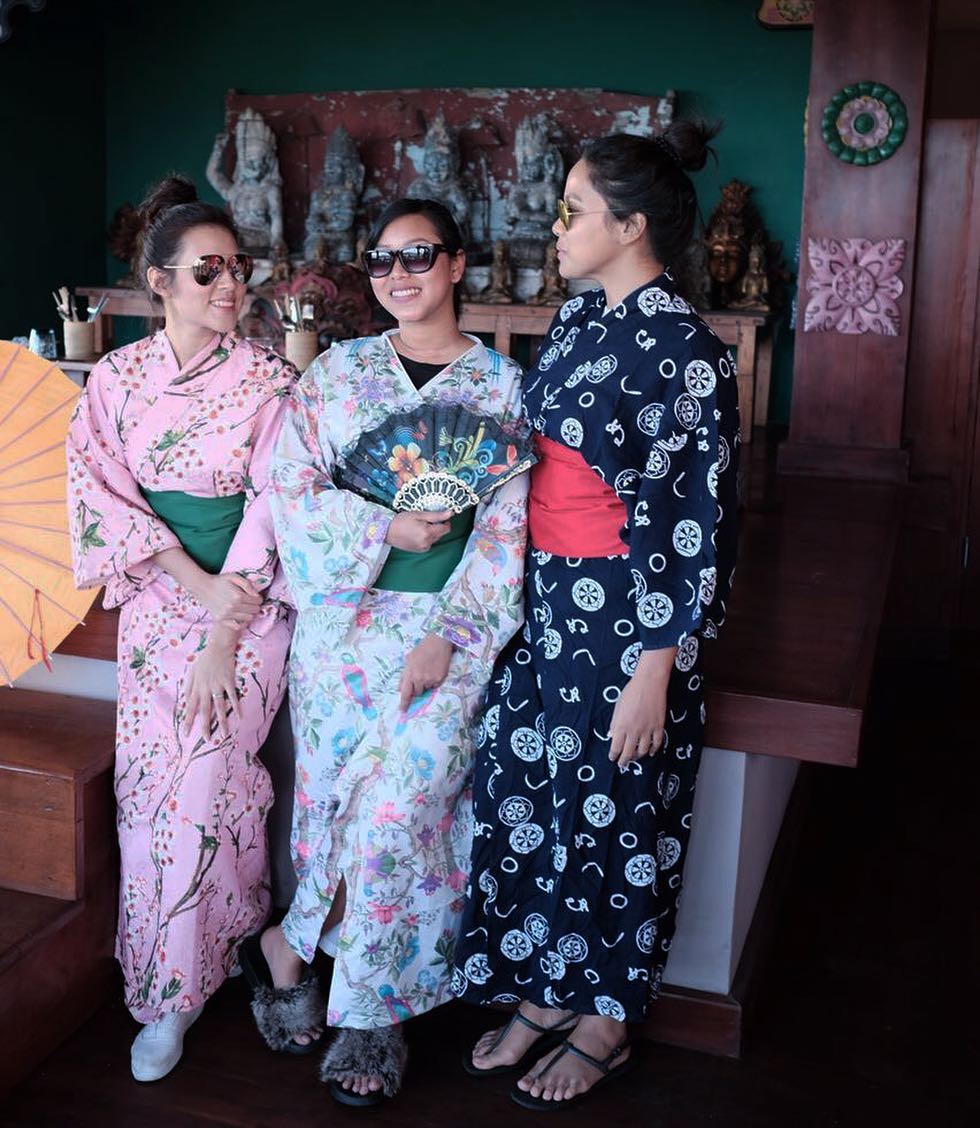 Bestfriend goals, ini 7 momen hangat Raisa bersama dua sahabatnya