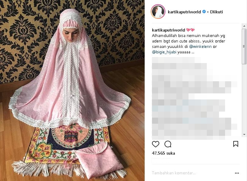 Tampil religius pakai mukena, 6 seleb ini ternyata lagi endorse