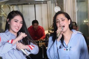 Duet bareng Via Vallen, harga bros yang dipakai Nagita bikin melongo