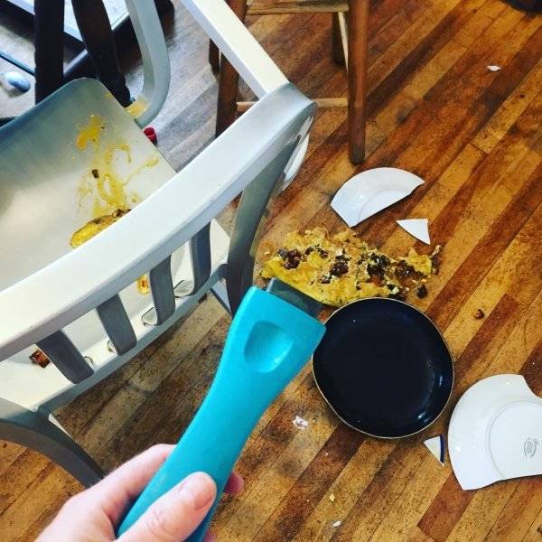 8 Momen nyebelin saat mau makan ini bikin selera kamu hilang seketika