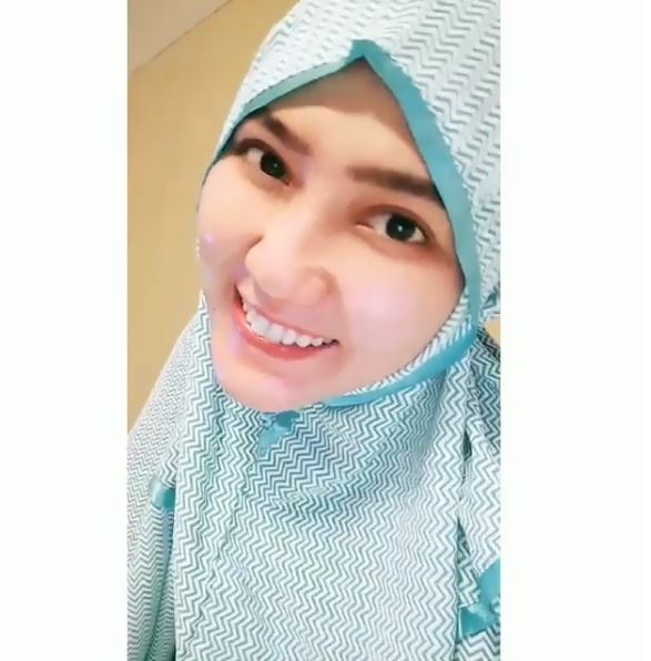 7 Penampilan natural ala Via Vallen ini bukti cantiknya nggak luntur