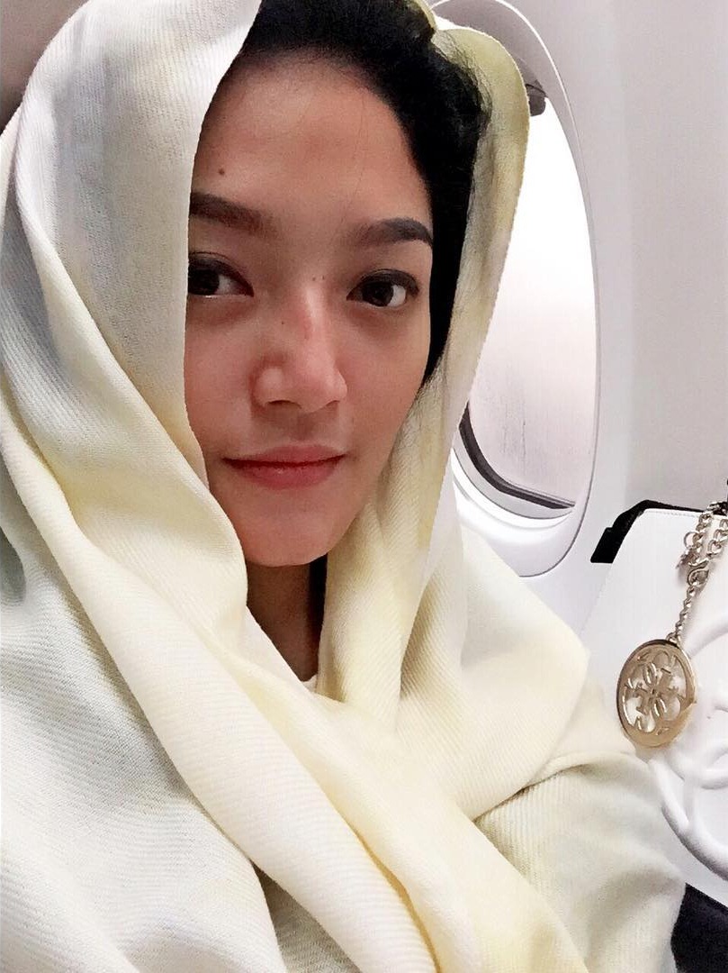 9 Foto Siti Badriah tanpa makeup ini buktikan cantiknya natural