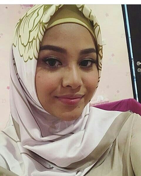 Biasa tampil seksi, 8 gaya Aurel dengan hijab ini bikin pangling