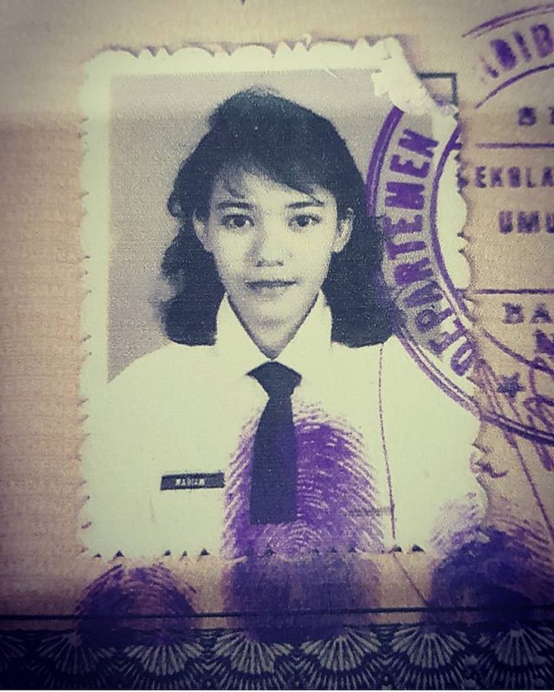 Potret lawas pas foto 6 seleb saat sekolah, bikin pangling 