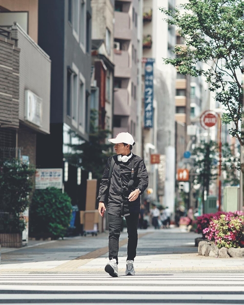 10 Gaya keren Taqy Malik saat di luar negeri, pesonanya bikin meleleh