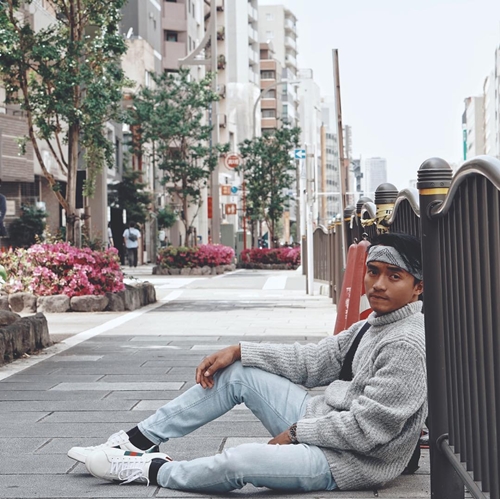 10 Gaya keren Taqy Malik saat di luar negeri, pesonanya bikin meleleh